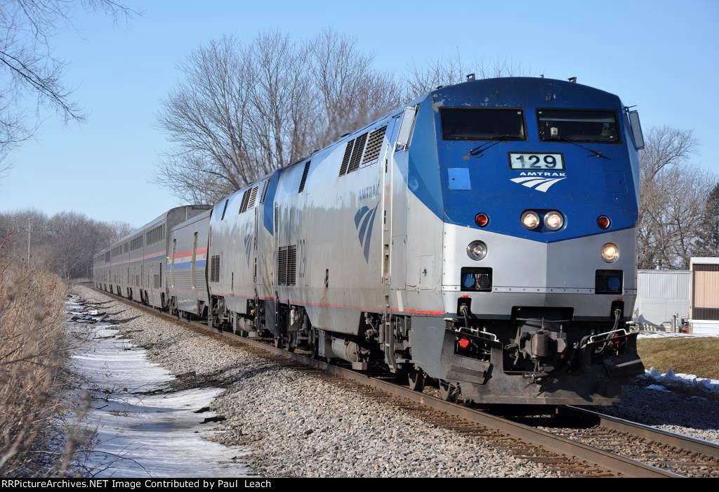 "Empire Builder" rolls east